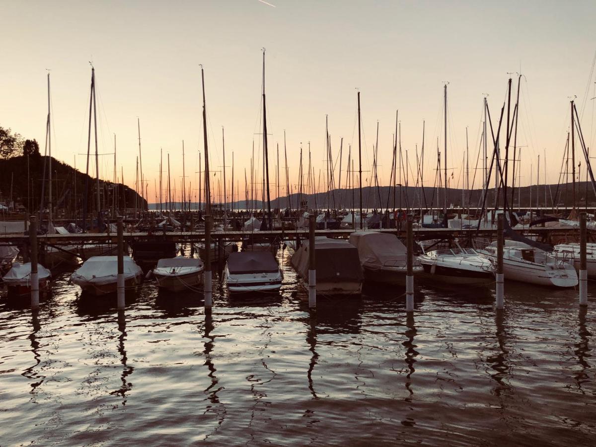 Zwischen Hafen Und Strandbad Konstanz Buitenkant foto